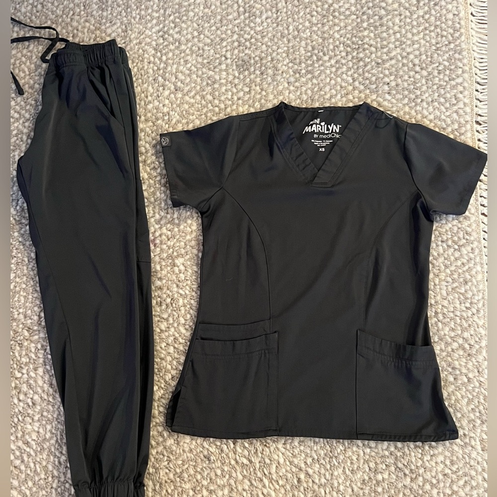 Gray Scrub Set with Pockets